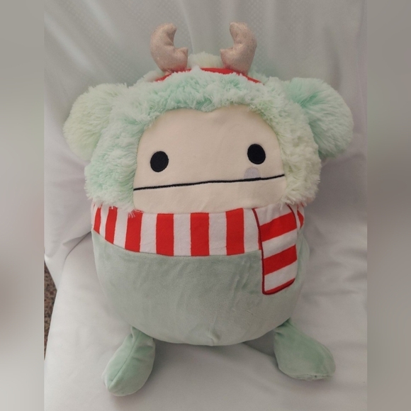 Joelle bigfoot squishmallow Christmas AUSTRALIAN EXCLUSIVE - Picture 1 of 4